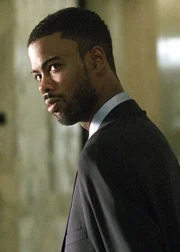 Um die Rolle seines toten Bruder spielen zu k&ouml;nnen, muss Jake Hayes (Chris Rock) zun&auml;chst einen kleinen Crashkurs in Manieren und Auftreten &uuml;ber sich ergehen lassen. F&uuml;r alle Beteiligten ein schwieriges Unterfangen ...