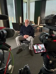 Rudi V&ouml;ller bei den Dreharbeiten.