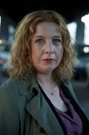 Kommissarin Inge Tschernay (Antonia Holfelder)