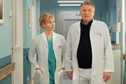 Geben immer alles: Andrea Kathrin Loewig als Dr. Kathrin Globisch, Thomas R&uuml;hmann als Dr. Roland Heilmann; In aller Freundschaft Staffel 26