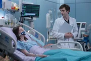 Kacey Rohl (Avery), Freddie Highmore (Dr. Shaun Murphy).