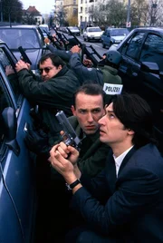 Kommissar Moser, Stockinger und H&ouml;llerer haben den Gemeindebau umstellen lassen.
