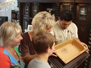 Auch die dunklen wuchtigen Wohnzimmer-M&ouml;bel m&ouml;chte Karin loswerden.