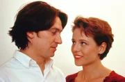 Sonja (Daniela Gaets) und Richie (Tobias Moretti) haben den St&ouml;renfried Rex ausgetrickst, dem ersten Kuss steht nichts mehr im Wege.