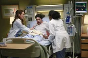 L-R: Dr. Jo Wilson (Camilla Luddington), Thomas Archibald (Jackson Hurst), Dr. Stephanie Edwards (Jerrika Hinton).