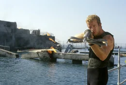Blake (Thomas Lane) will den Hai vernichten...
