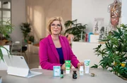 Fragestellung zu Cannabis als Medizin und den Wirkstoffen THC und CBD; Susanne Holst bei &bdquo;Wissen vor acht &ndash; Mensch&ldquo;.