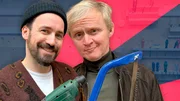 Weiter geht's mit dem sch&ouml;nsten TV-Duo seit Marianne und Michael. Moderator Jan K&ouml;ppen und Host Pierre M. Krause suchen im Baumarkt einen Rahmen f&uuml;r die Sendung. Nebenbei offenbart sich Jan vor Pierre als Herr der Elemente. Wasser wohl dazu sagt? Nebenbei berichtet er noch von seiner schlimmsten Fernseherfahrung (nein, nicht die Kurzstrecke).