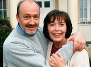 Das Geheimnis einer guten Ehe: Carola (Thekla Carola Wied) ist seit 25 Jahren mit dem Unternehmer Dieter (Miguel Herz-Kestranek) verheiratet.