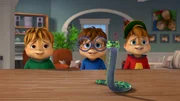 Theodore, Simon und Alvin (v.l.) haben Dave hinters Licht gef&uuml;hrt, um ihm die Angst vor Schlangen zu nehmen. Wie lange das Spiel wohl gutgehen wird?