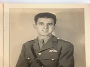 Dieses Bild zeigt Anton Walter Freud, den Enkel von Sigmund Freud, in seiner Uniform der britischen Armee w&auml;hrend des Zweiten Weltkriegs.