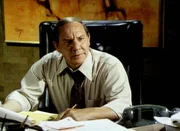 Gene Stafford (Phil Bruns), Mitarbeiter einer Fitneßstudio-Kette, hat herausgefunden, dass sein Chef Milo Janus seit Jahren Geld beiseite schafft und nach Europa transferiert. Das ist sein Todesurteil. Gene Stafford (Phil Bruns), Mitarbeiter einer Fitneßstudio-Kette, hat herausgefunden, dass sein Chef Milo Janus seit Jahren Geld beiseite schafft und nach Europa transferiert. Das ist sein Todesurteil.