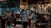 Die Band spielt Tango und die G&auml;ste tanzen dazu.