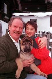 (v.li.): Friedrich von Thun (Joe), Raphael Ghobadloo (Benny Nachmann).