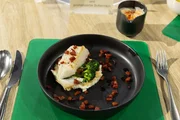 Tagesmotto "Leibgericht": Skrei mit Pastinaken-P&uuml;ree, wildem Brokkoli, Chorizo und aromatisierter Buttermilch von Matthias Ewert