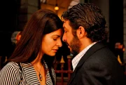 Ermittlungsbeamter Esp&oacute;sito (Ricardo Dar&iacute;n, li.) und seine gro&szlig;e Liebe Irene Men&eacute;ndez Hastings (Soledad Villamil, re.).