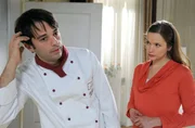Robert (Lorenzo Patan&eacute;, l.) erkennt best&uuml;rzt, dass er Eva (Uta Kargel, r.) an Markus verloren hat.