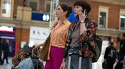 Cyberexpertin Abby (Alexandra Roach, re.) und ihre Freundin Meg Hooton (Remy Beasley) müssen ihren Urlaub abrechen. Cyberexpertin Abby (Alexandra Roach, re.) und ihre Freundin Meg Hooton (Remy Beasley) müssen ihren Urlaub abrechen.