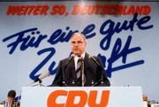 Bundeskanzler Helmut Kohl w&auml;hrend des CDU-Bundesausschusses in Bonn.