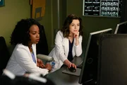 Immer im Einsatz, um Leben zu retten: Stephanie (Jerrika Hinton, l.) und Amelia (Caterina Scorsone, r.)