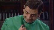 Mr. Bean spielt den Fris&ouml;r.