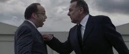 Richard Garsik (Paul Giamatti, l.) trifft auf seinen Konkurrenten Howard Tully (Tom Wilkinson, r.), dem Chef von Burkett & Randle. Dieser will ein neues Produkt auf den Markt bringen, dessen Formel noch streng geheim ist. Garsik setzt alles daran, die Formel an sich zu bringen ...