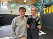 Moderator Frank Seibert und Sarah Becker. Sie hatte schwere Depressionen aus denen sie sich m&uuml;hsam herausgek&auml;mpft hat.