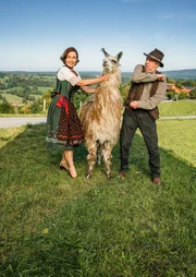 Der Schlagabtausch zwischen Pensionswirtin Sophie (Aglaia Szyszkowitz) und ihrem Dauergast Barthl (Friedrich von Thun) geht weiter...