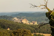 Die mittelalterliche Burg Beynac. Das P&eacute;rigord wird auch das Land der 1001 Burgen genannt.