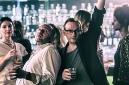 L-R: Nils (Samuel Finzi), Andreas (Milan Peschel)
