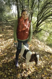 Anna geht mit Ziege Nonni spazieren. Anna geht mit Ziege Nonni spazieren.