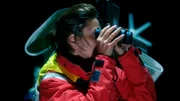 Rike (Susanne Wolff, Bild) alleine mit ihrem Segelboot in See.