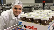 Reporter Stefan Uhl besucht das Ferrero-Werk in Stadtallendorf und blickt hinter die Kulissen der Produktion.