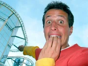 Willi fragt sich wie die Achter in die Achterbahn kommen.