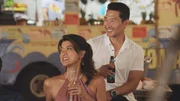 L-R: Kono Kalakaua (Grace Park), Chin Ho Kelly (Daniel Dae Kim).