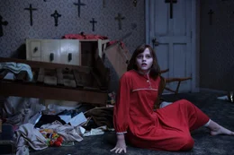 Janet Hodgson (Madison Wolfe)