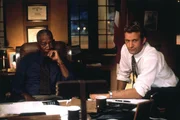 Die Ermittlungen f&uuml;r die Polizisten Benezet (Morgan Freeman, l.) und Owens (Thomas Jane, r.) erweisen sich mehr als schwierig ...