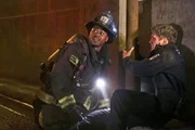 Chicago Fire Staffel 10 Folge 10 Gef&auml;hrlicher Einsatz im Tunnel: Daniel Kyri als Darren Ritter, Daniel Nelson als Tyler Dillon