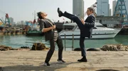 Johnny English (Rowan Atkinson, r.) und Ling (William Belle)