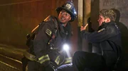 Chicago Fire Staffel 10 Folge 10 Gefährlicher Einsatz im Tunnel: Daniel Kyri als Darren Ritter, Daniel Nelson als Tyler Dillon Chicago Fire Staffel 10 Folge 10 Gefährlicher Einsatz im Tunnel: Daniel Kyri als Darren Ritter, Daniel Nelson als Tyler Dillon