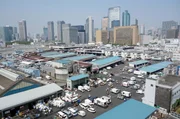 Tsukiji ist der legend&auml;rste und gr&ouml;&szlig;te Fischmarkt im Herzen Tokios, der jetzt auf eine Insel umziehen muss.