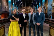 V.l.: Die Juroren Carla Hall und Jozef Youssef mit den Moderatoren James Phelps und Oliver Phelps.