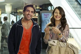 L-R: Eroll (Elyas M'Barek) und Connie (Cosma Shiva Hagen)