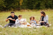 V.l.: Familie &Ouml;zcan: Murat, Samira, Ela und Sally