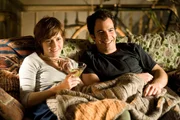 L-R: Julie Powell (Amy Adams) und Eric Powell (Chris Messina)