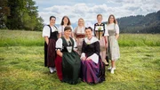 Gruppenbild der Landfrauen: hinten, v.l. Isabelle Kamber, Simona R&uuml;ttner, Monika Nauer, Melanie Ramser, Fabienne Isenegger; vorne v.l. Miriam Knechtle, Irma Schatt