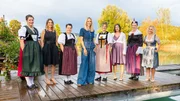 Moderatorin Nicole Berchtold (m.) und die Landfrauen aus der Staffel 18: v.l. Miriam Knechtle, Fabienne Isenegger, Isabelle Kamber, Nicole Berchtold, Melanie Ramser, Simona R&uuml;ttner, Irma Schatt, Monika Nauer