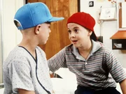 Jason (Joshua Miller, r.) und Curtis (Vonni Ribisi, r.) schlie&szlig;en Freundschaft.