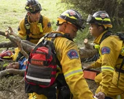 (v.l.n.r.) Travis Montgomery (Jay Hayden); Ben Warren (Jason George); Victoria "Vic" Hughes (Barrett Doss)