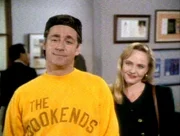 Steve Dinapoli (Robert Curtis-Browne) und Lori Graham (Lisa Wilcox) wollen gemeinsam ein Baseballspiel besuchen.